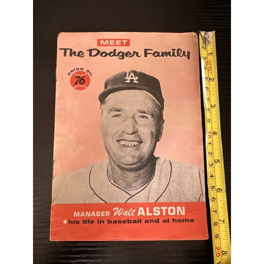 MEET THE DODGER FAMILY UNION 76 OIL WALTER ALSTON 1960 Los Angeles Dodgers‎